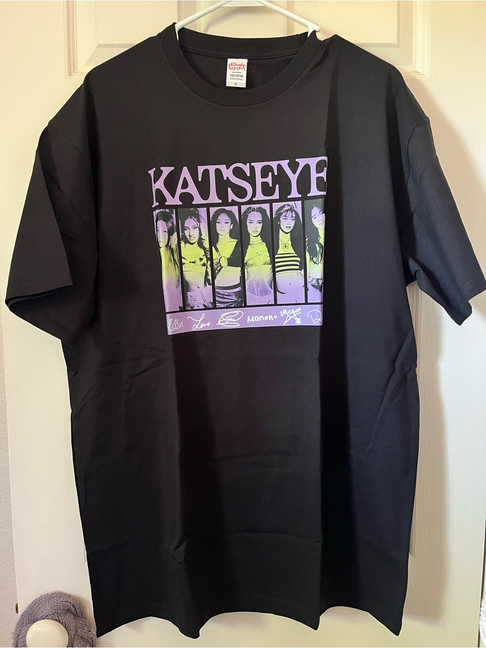 katseye black short sleeve graphic tee 100% cotton NWOT